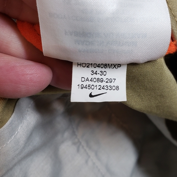 Nike Dri FIT UV Golf Chino Pants Size 34X30 Standard Fit Tan Khaki DA4089-297 - Picture 7 of 7